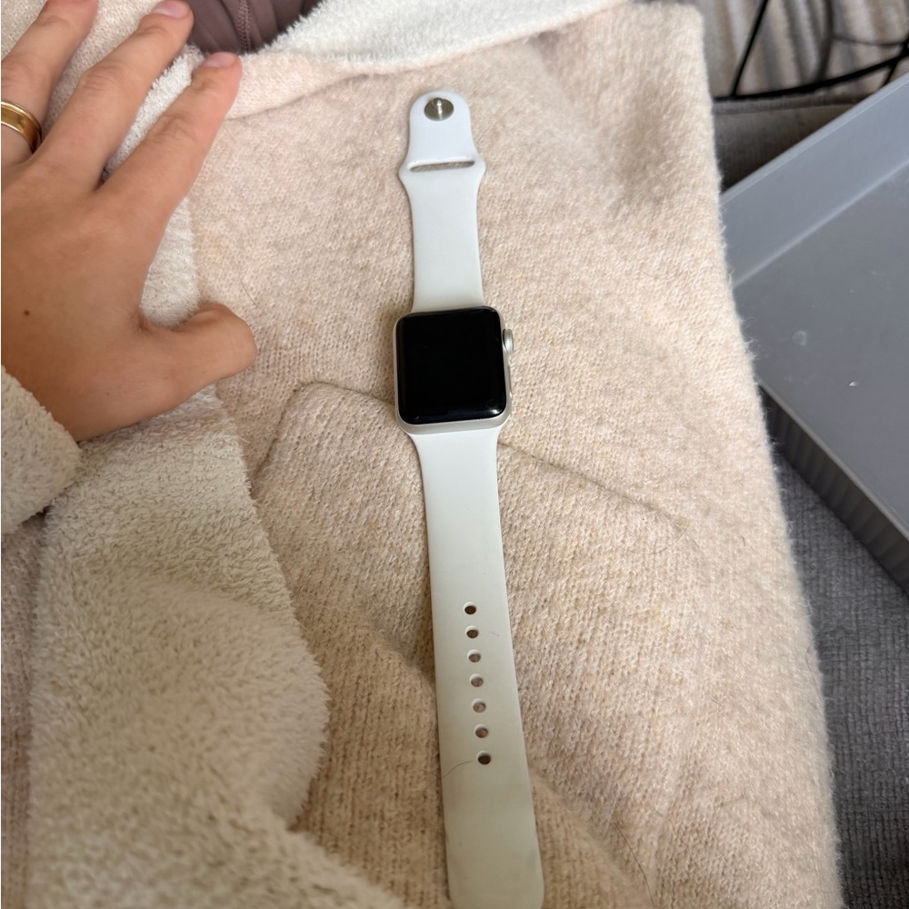 Apple Watch Series 3 with M/L white band